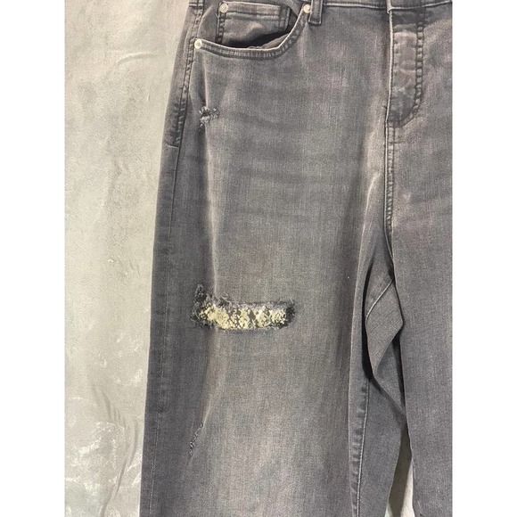 INC International Concepts Women's Washed Black Mid-Rise Boyfriend Jeans SZ14/32 - Picture 3 of 11